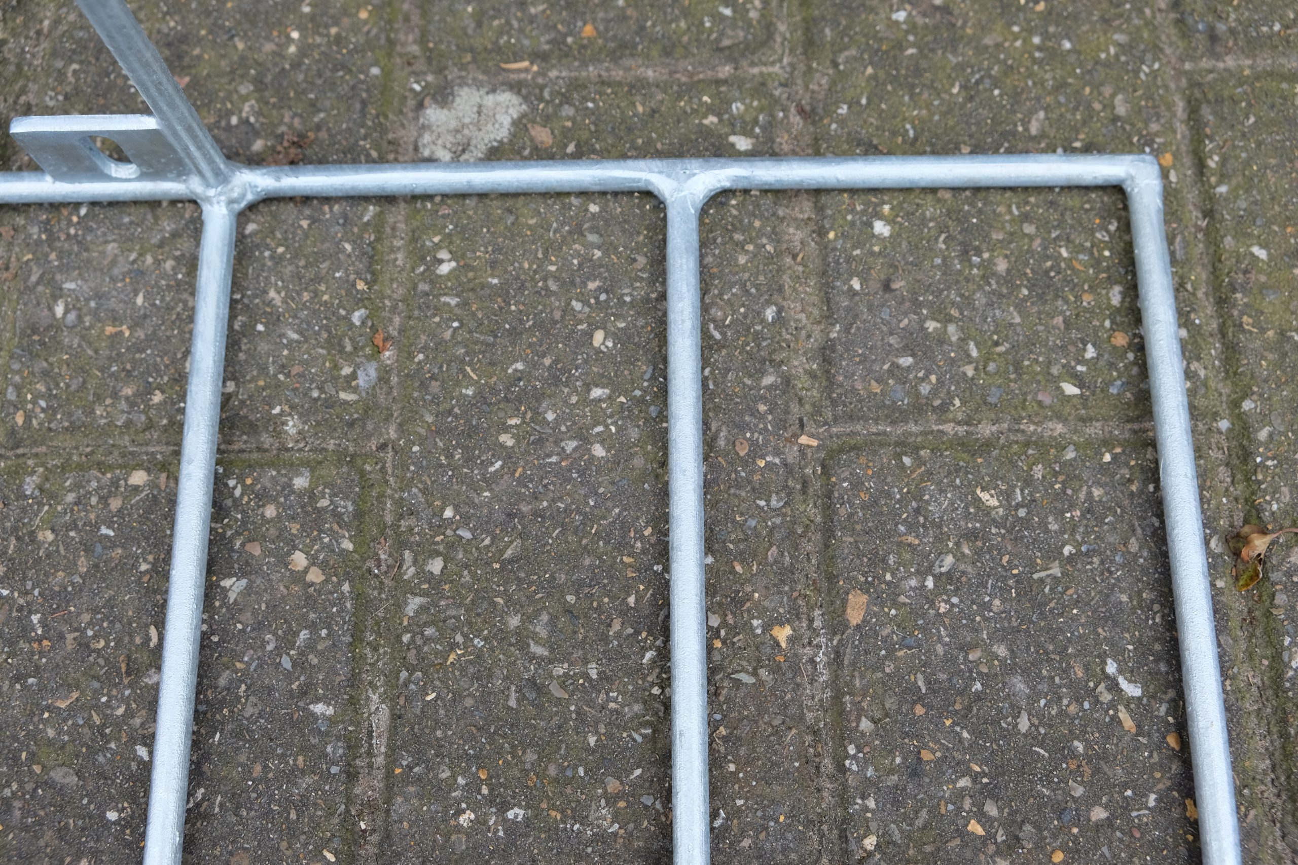 pantenbed voor druivelaar_metaal011